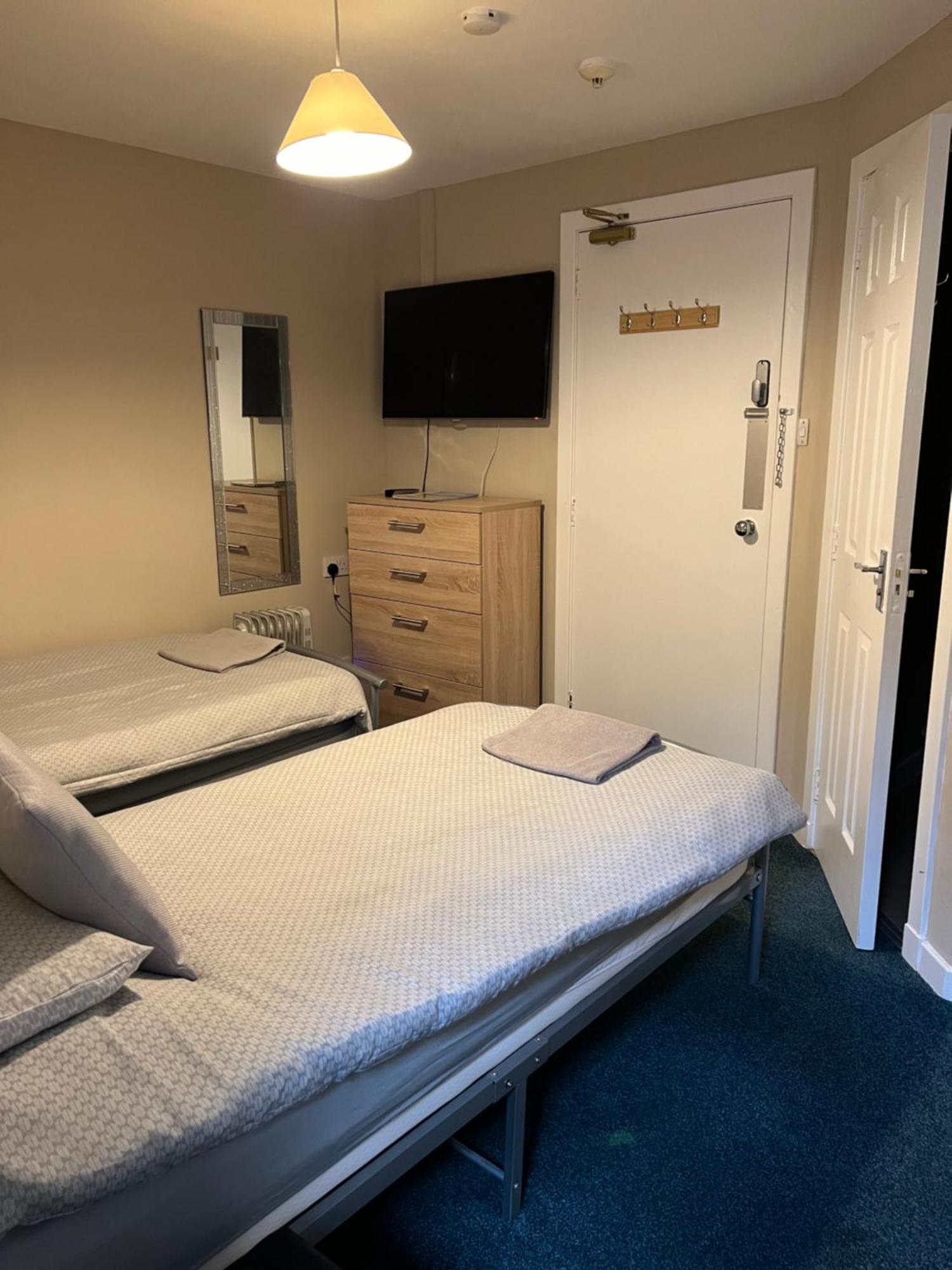 Budget Rooms Inverness Extérieur photo