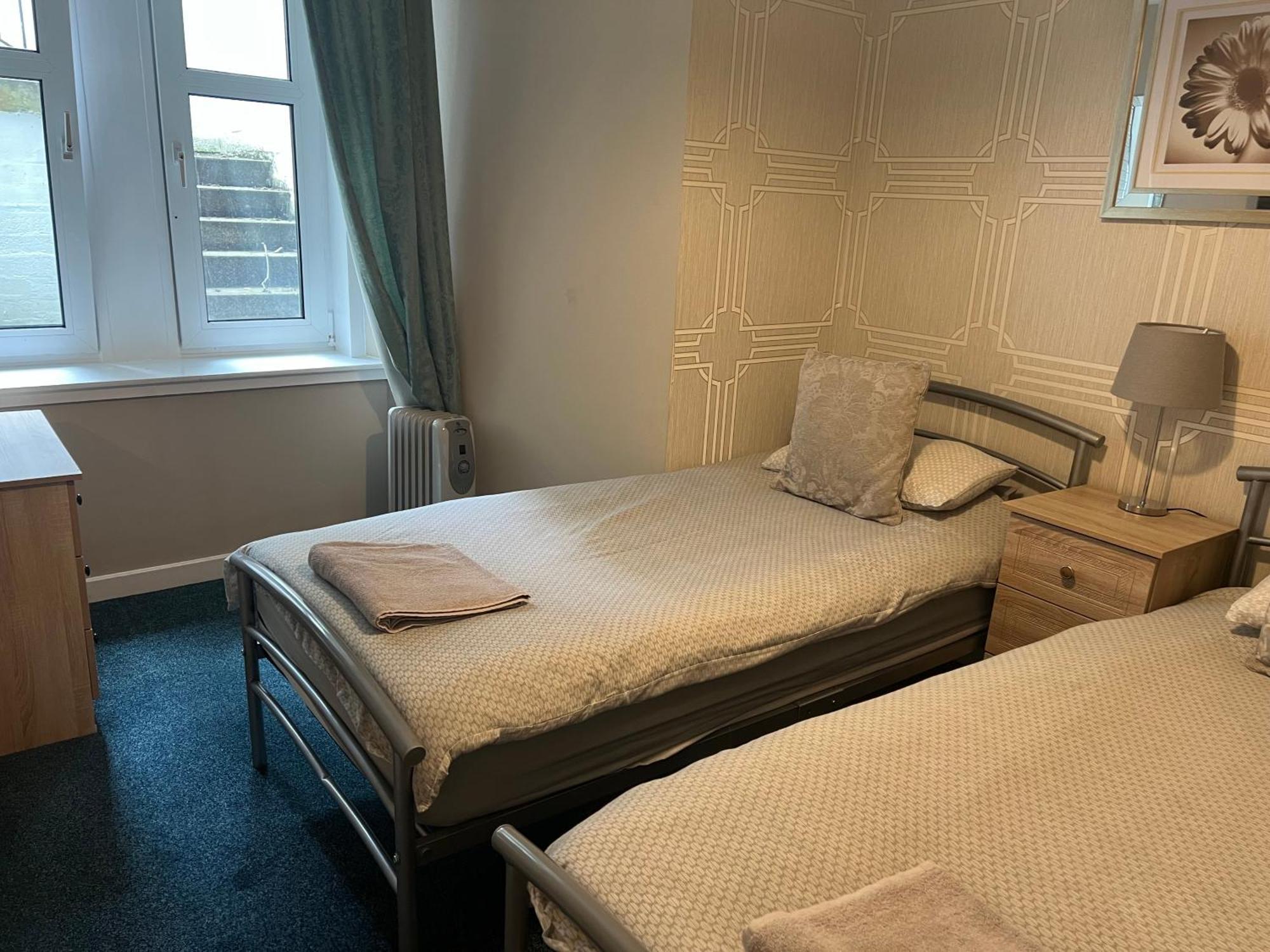 Budget Rooms Inverness Extérieur photo