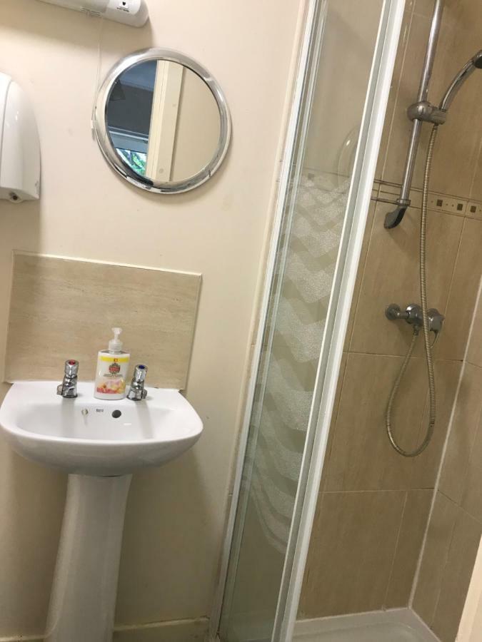 Budget Rooms Inverness Extérieur photo